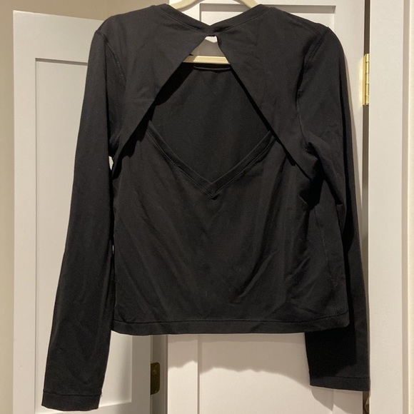 Lululemon Back Up long sleeve black top - Picture 3 of 5